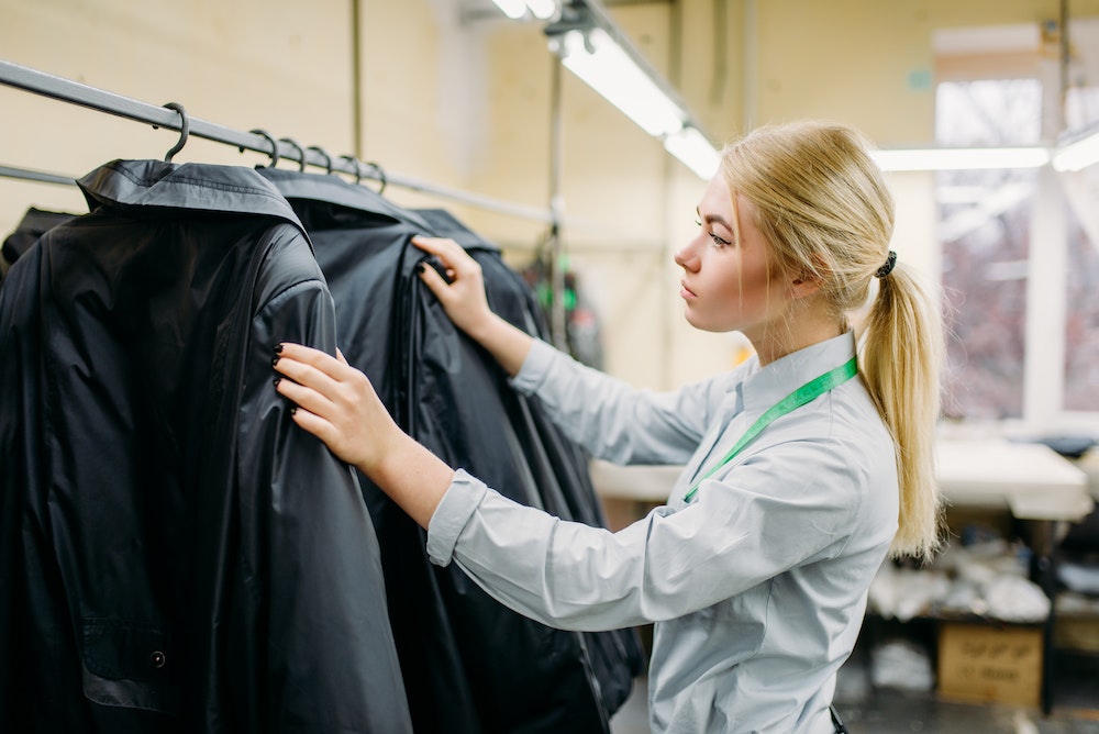 Tenue professionnelle obligatoire : mode d'emploi pour les employeurs et les salariés